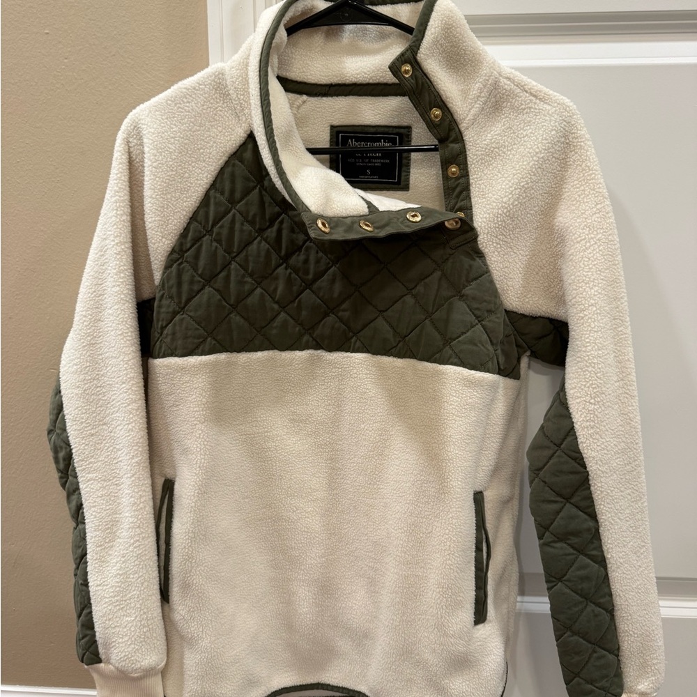 Cream and Green Quilted Pullover